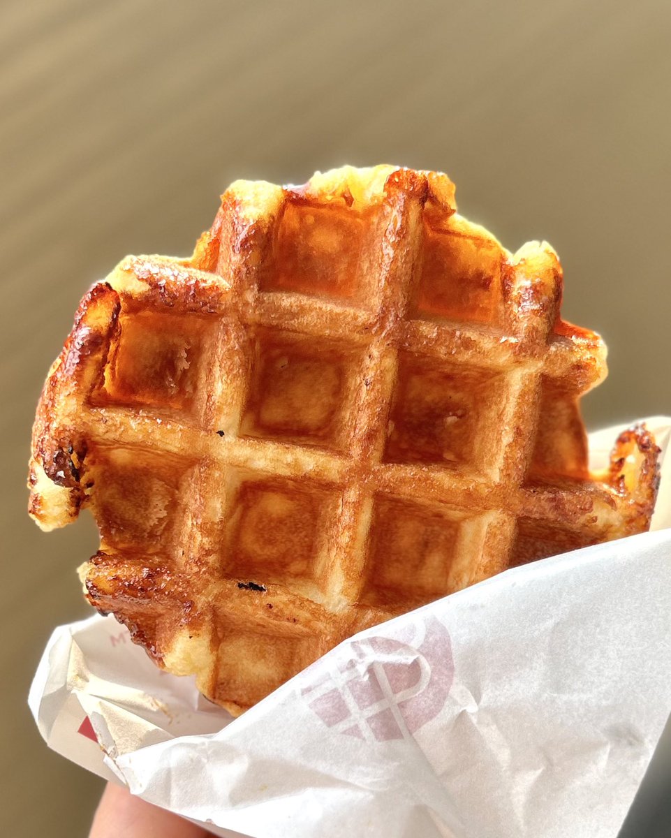 gourmet_nagoya's tweet photo. 名古屋駅地下街サンロードに焼きたてワッフル専門店『BEL BUTTER WAFFLE』が本日オープン

ビアードパパの系列で東海エリア初出店
発酵バターを贅沢に使った風味と香ばしい生地が特徴です https://t.co/BIPDkm9OnL