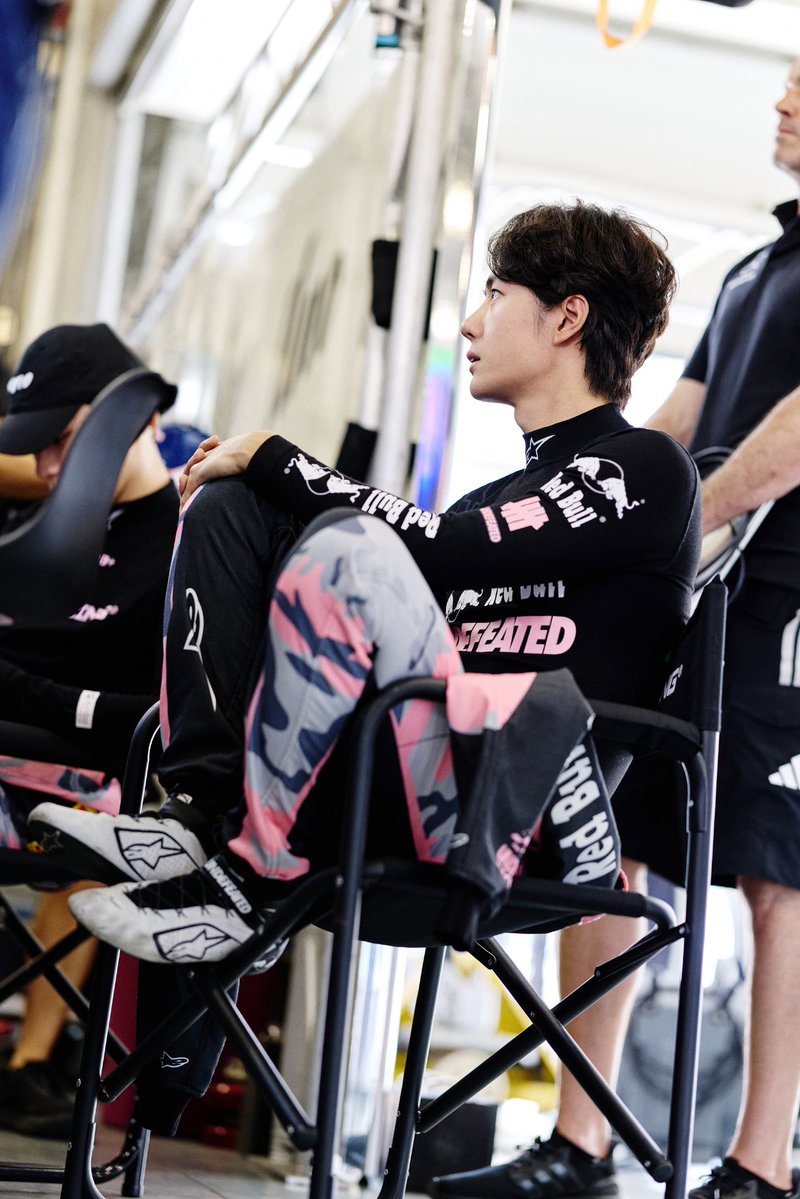 HappyLucky9785's tweet photo. YIBO-OFFICIAL มาแล้ววว คุณนักแข่งบอดี้ทองคำสุดๆ 

#YIBO85 #85RACING
#หวังอี้ป๋อ #WangYibo https://t.co/5hGdKl7WYy