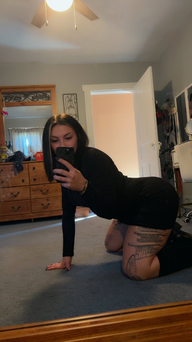 Destinidagger's tweet photo. It’s boots and dress season 🩷

You know what to do 😋

https://t.co/lhBoUSAC6D https://t.co/XhVH9dg2dj
