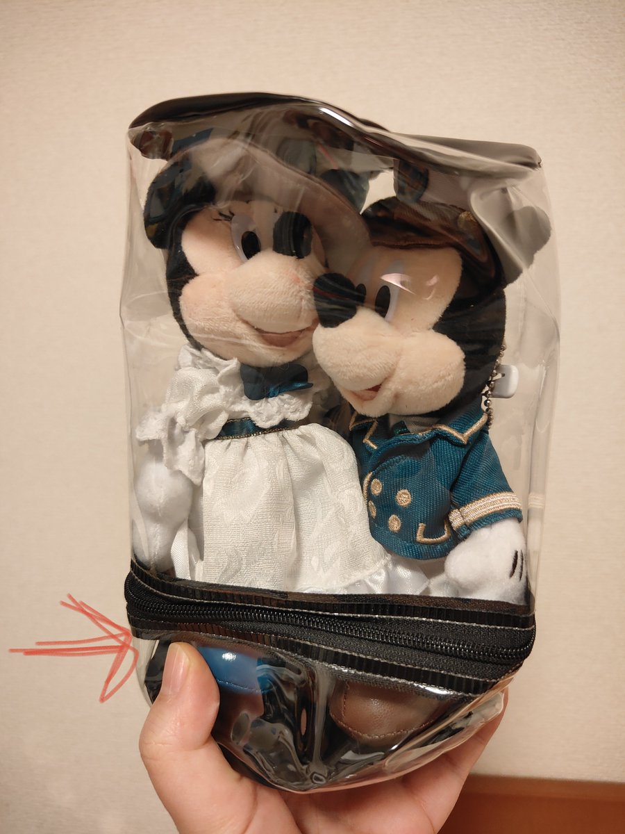 D_akira_D's tweet photo. @sfk_THECLASS ありがとうございます。
逆さまにいれるとお顔は見えるのですが、ファスナーの高さのところにボールチェーン等を通すタブが付いているため何かしらの加工が必要になりそうです😂 https://t.co/VH371XVrck
