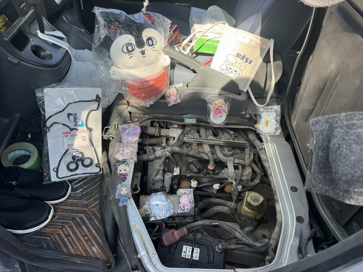 BP5_LEGACYfwo's tweet photo. ダイハツ ハイゼットS320Vでオイルが漏れるということで修理した。エンジンのタペットカバーのゴムパッキン交換でした🌀そのあと試運転し漏れ確認して大丈夫でした👌 https://t.co/pcNo6TJbOE