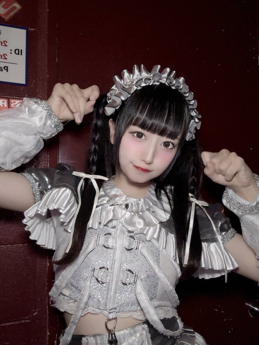 lizlight_pt's tweet photo. あなたのリズちゃん🦴🤍 https://t.co/w0ezsmRL6r