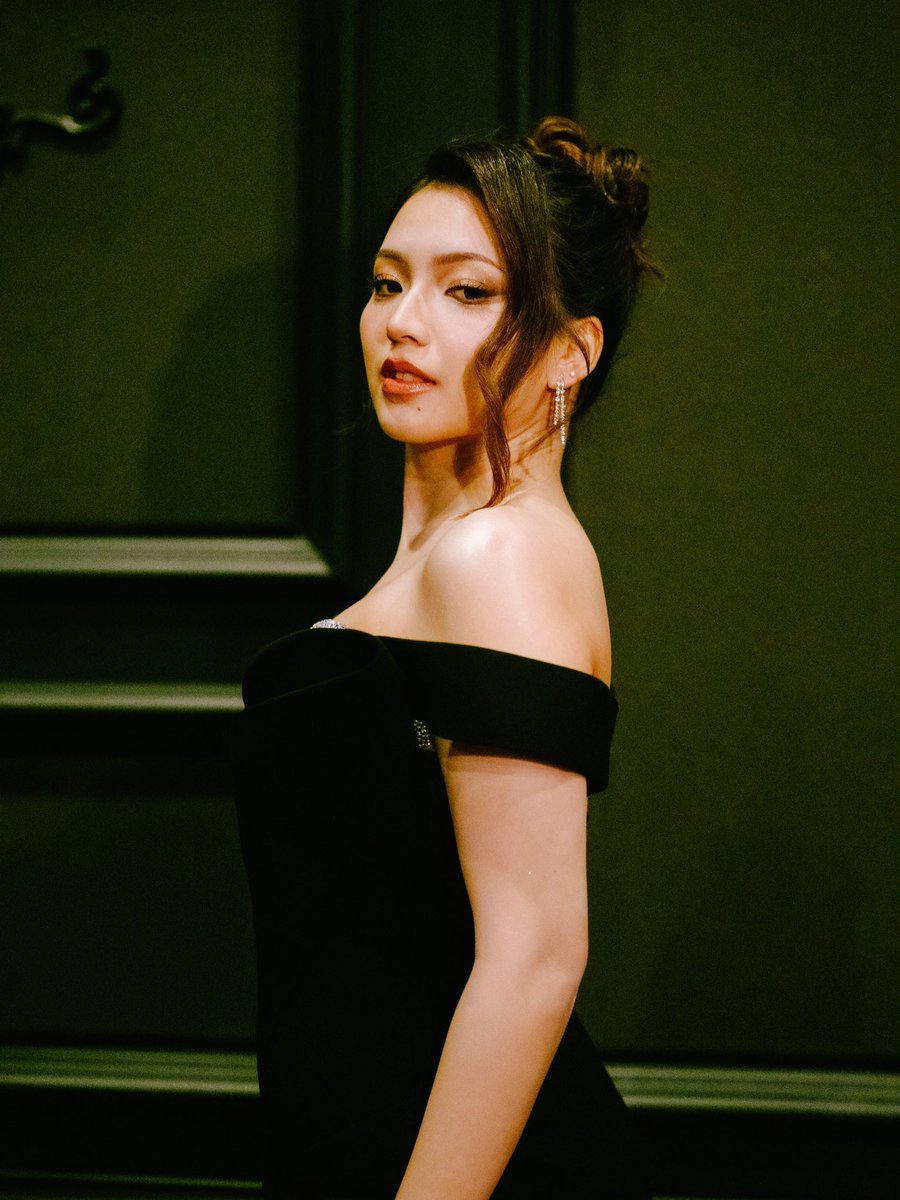 _hrlinaaaa1's tweet photo. CANTIK BANGETT GILAAAA🖤 https://t.co/7p2h8u8oJp