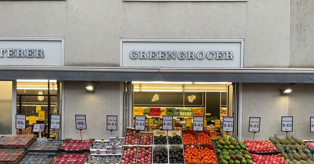 FPJlive's tweet photo. George Perry sells Joe Richards greengrocers amid rising costs and competition https://t.co/xytLbZAVyP https://t.co/F3Hj3NZBkl