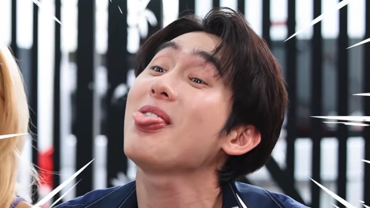 bookfamily_'s tweet photo. คะแนนความดื้อของบุ๊คให้เลย 2.5/10 

3GLUR PEPSI X JIMMY VIEW MIM
#3เกลอชวนEATbyเป๊ปซี่มิตรชวนกินEP4
#kasibook https://t.co/4O9nzcjvSN