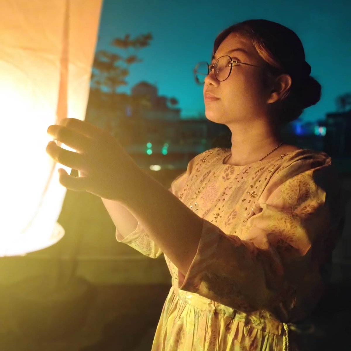 NilaWheaton's tweet photo. Happy Diwali! May this festival of lights bring joy, peace, and prosperity. https://t.co/ImGZL3f6IU