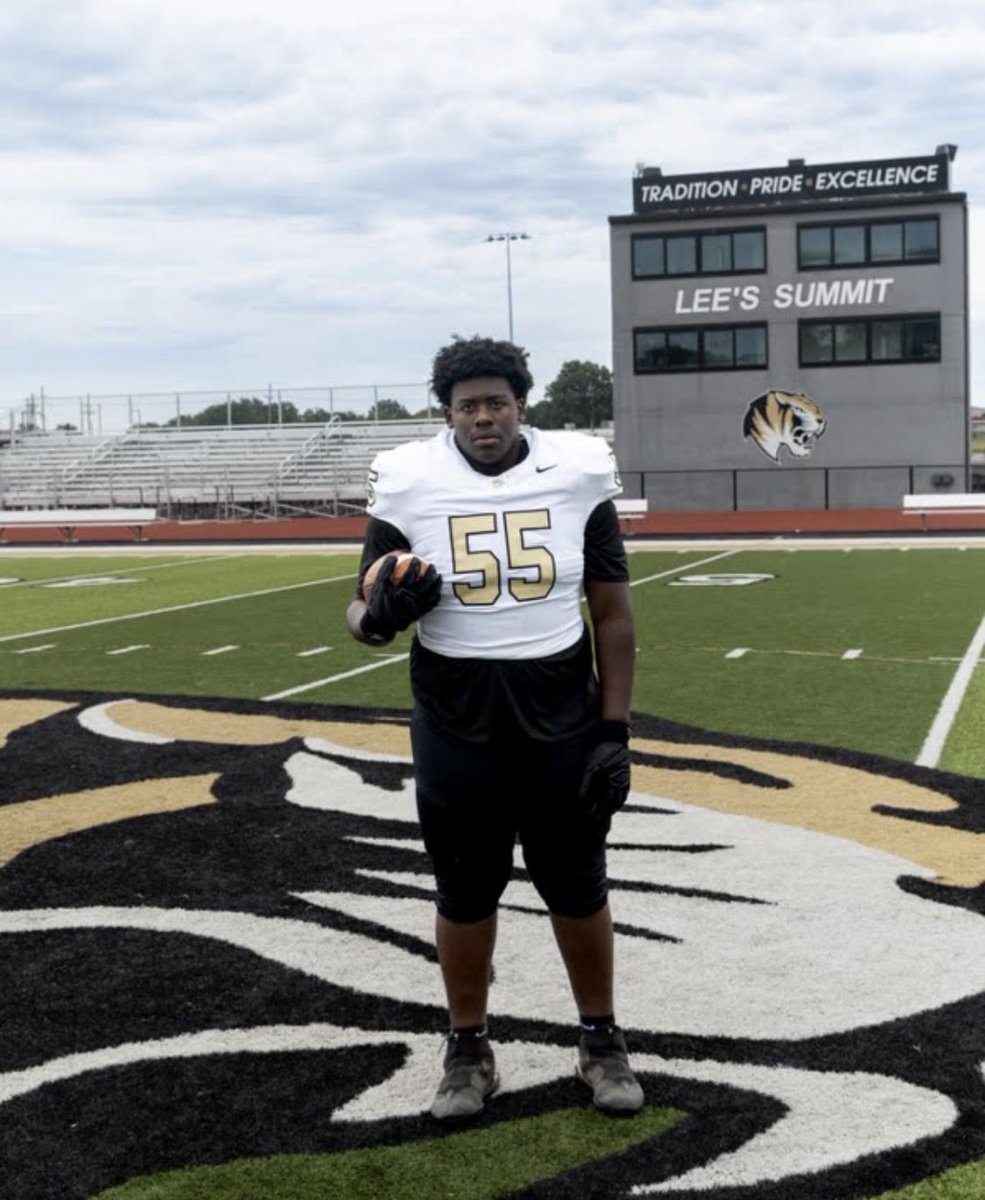 khaelen_kwi's tweet photo. GaMe DaY - THE Summit
@JPRockMO @jeremycrabtree @WOWKCfootball @PrepRedzoneMO @PrepsKC @Jamie_XOS @BrandonHuffman @CoachMcNealFB #thesummit https://t.co/DaZUdS99KF