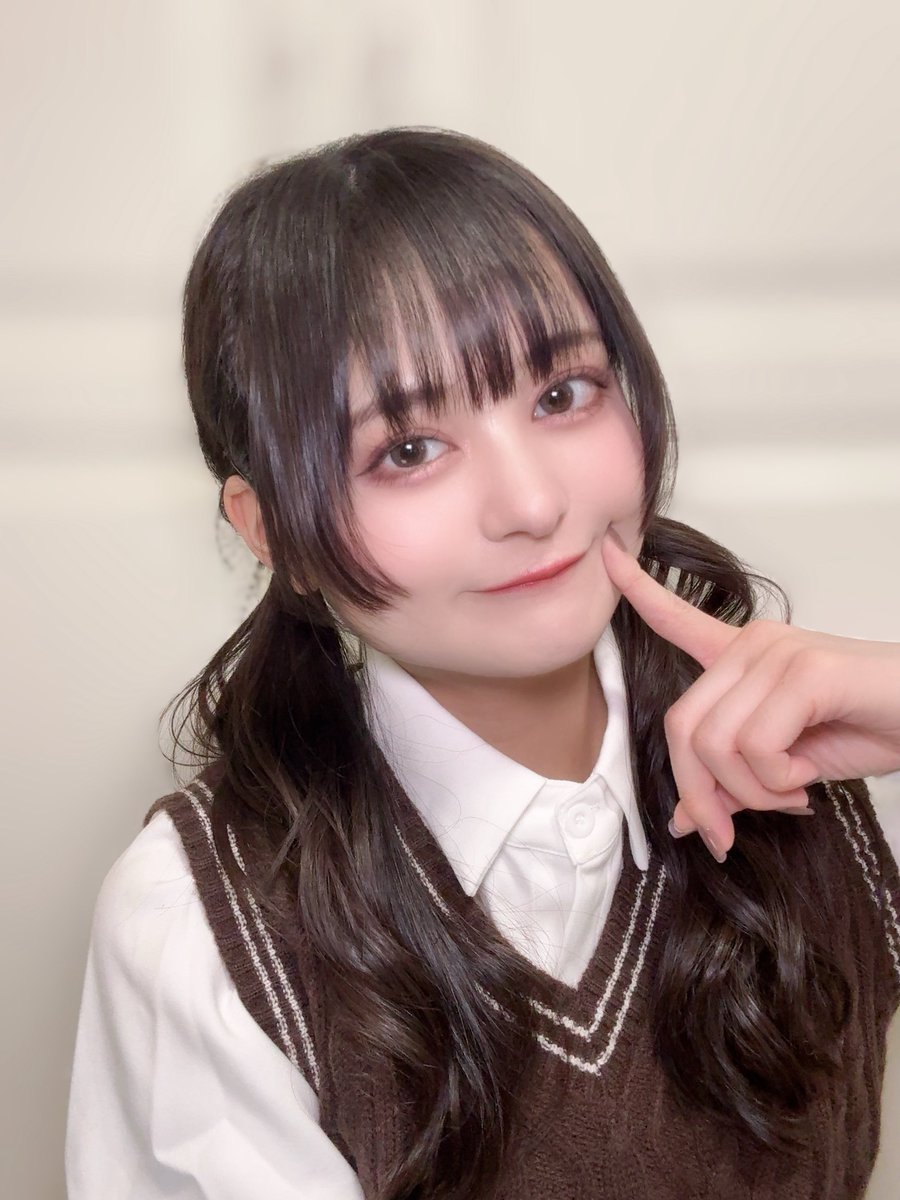 tachibana_mimi_'s tweet photo. 今週もおつかれさま!🍂🕰📚 https://t.co/JRfif0QX3x
