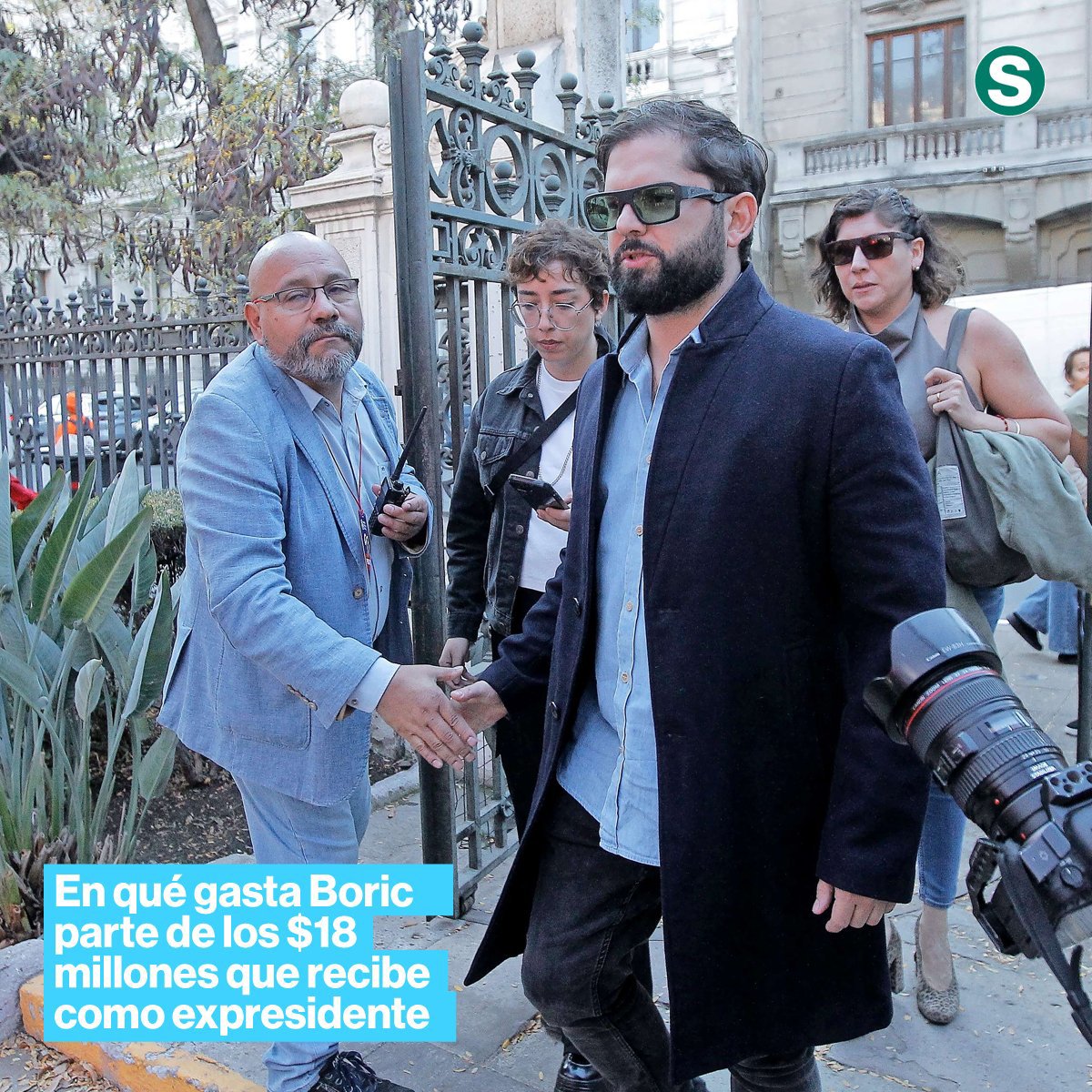 Girealaderecha's tweet photo. Trabajador chileno, Ud que se levanta de madrugada todos los días y solo recibe $ 550.000 mensualmente para mantener a su familia, qué  opina de este vago, que se levanta a medio día, no se baña, que jamás ha trabajado y que recibe $ 18.000.000 mensualmente y de por vida ? https://t.co/O4AobDJGsZ
