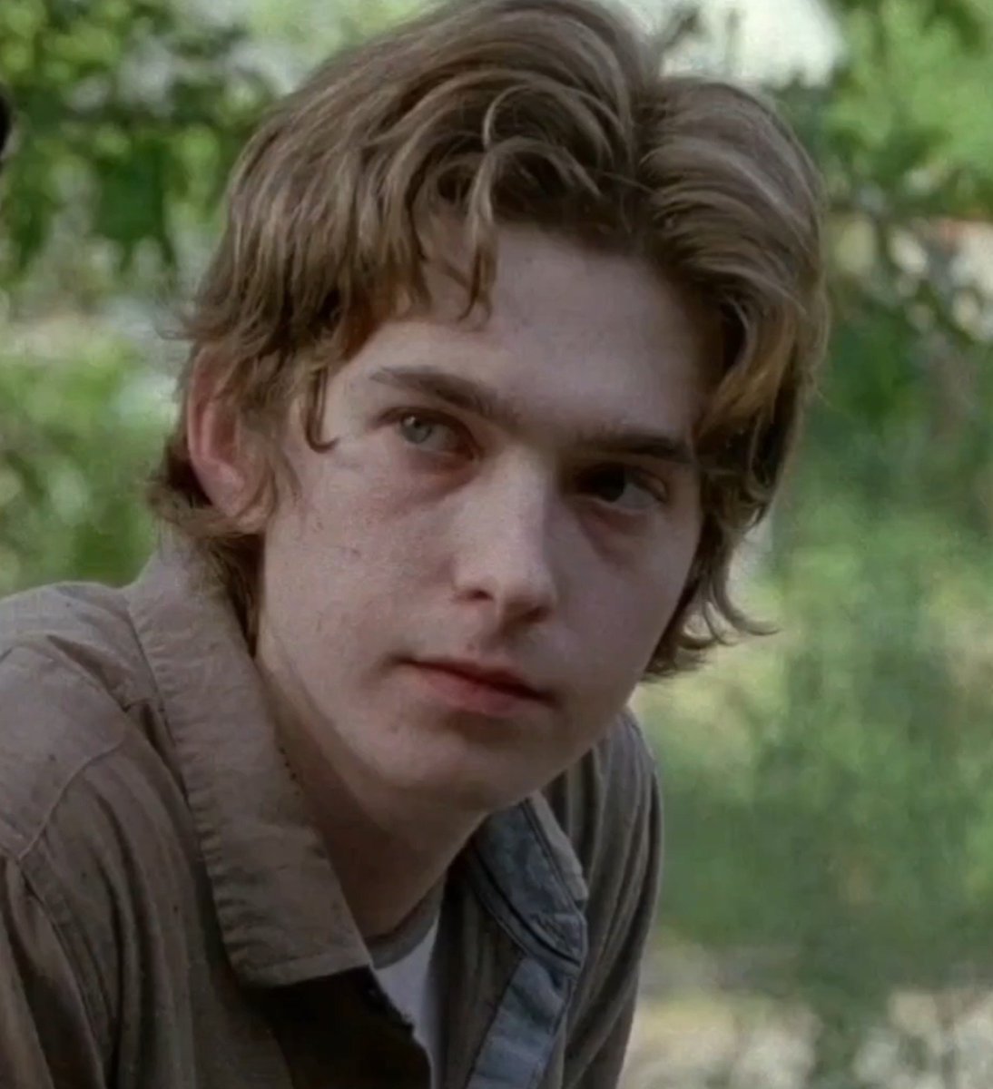 sarahkyle7's tweet photo. Austin Abrams As Ron Anderson.

#TWD https://t.co/YY99hbKLX0