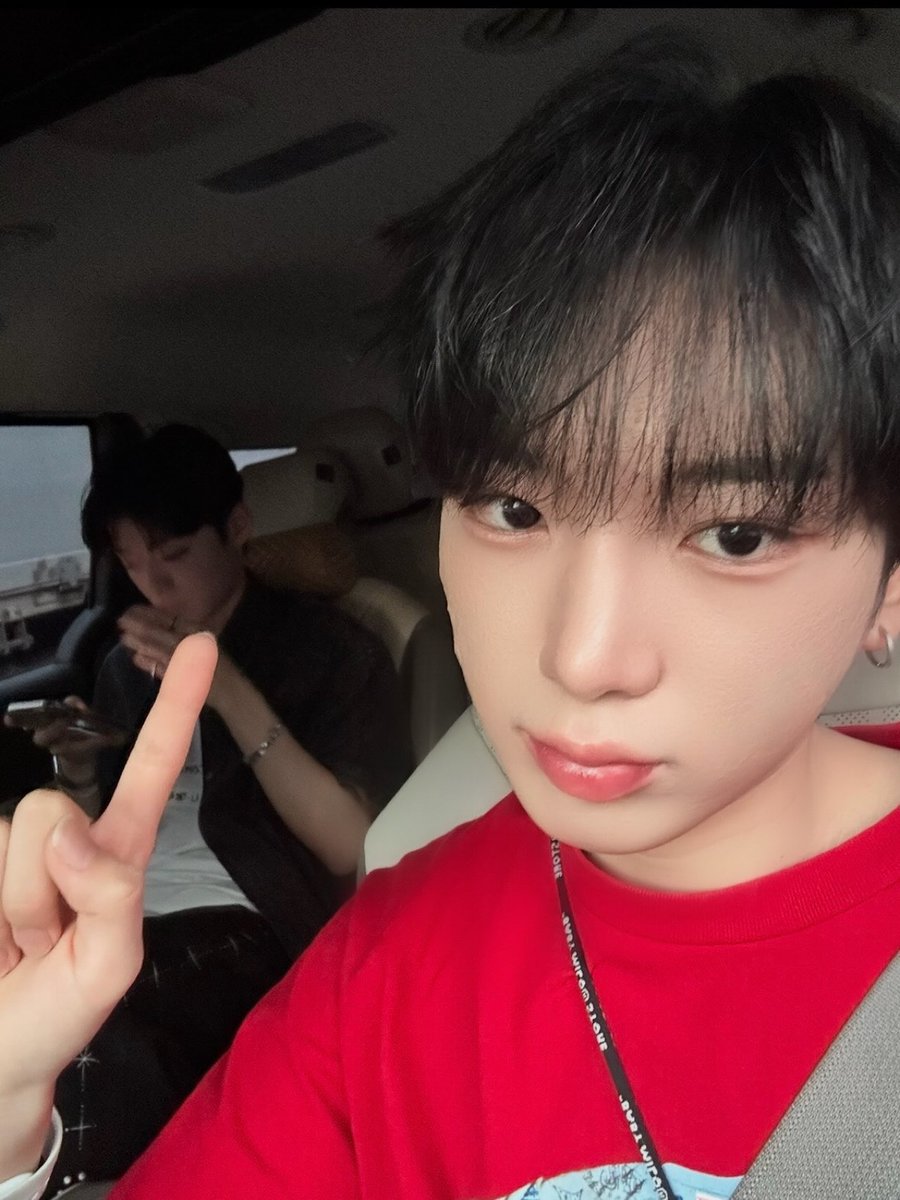 1ouex_'s tweet photo. 헐 타츠키 인스타에 상현이 미친 ㅜㅜ https://t.co/2UDbALWnN5