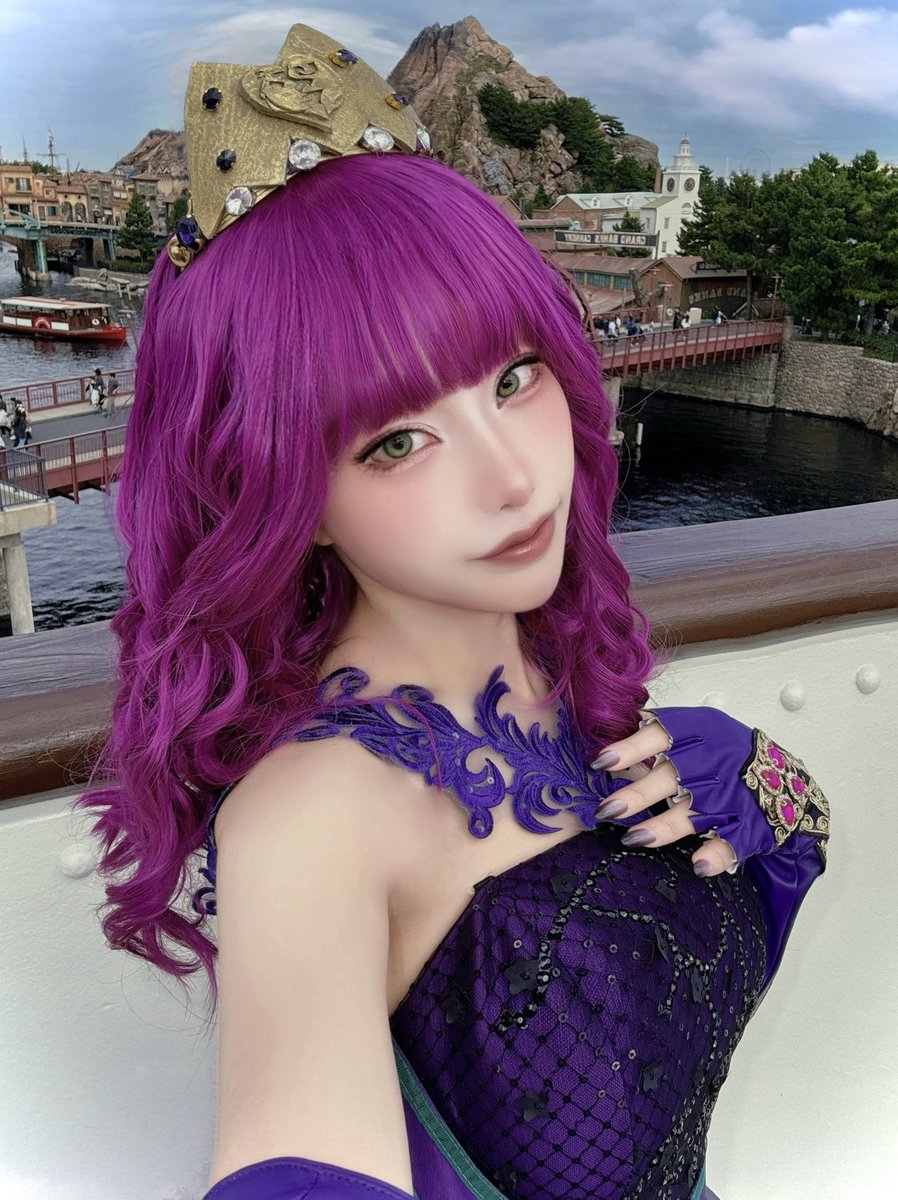 C6cqHs's tweet photo. RT @xxxUxx_OxxO: ディセンダントのマルのドレスが憧れてたから着れて嬉しかったな

#Dハロ仮装 https://t.co/5EceEyrYpH