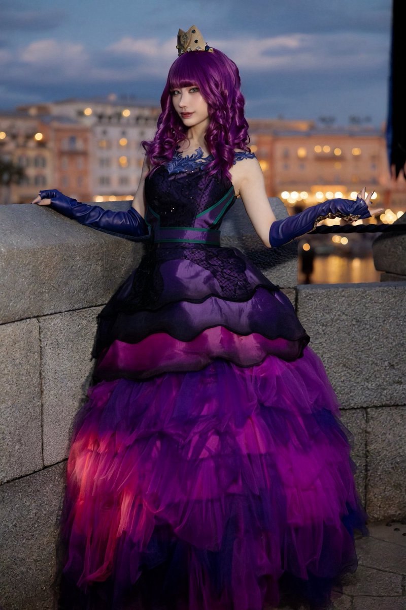 C6cqHs's tweet photo. RT @xxxUxx_OxxO: ディセンダントのマルのドレスが憧れてたから着れて嬉しかったな

#Dハロ仮装 https://t.co/5EceEyrYpH