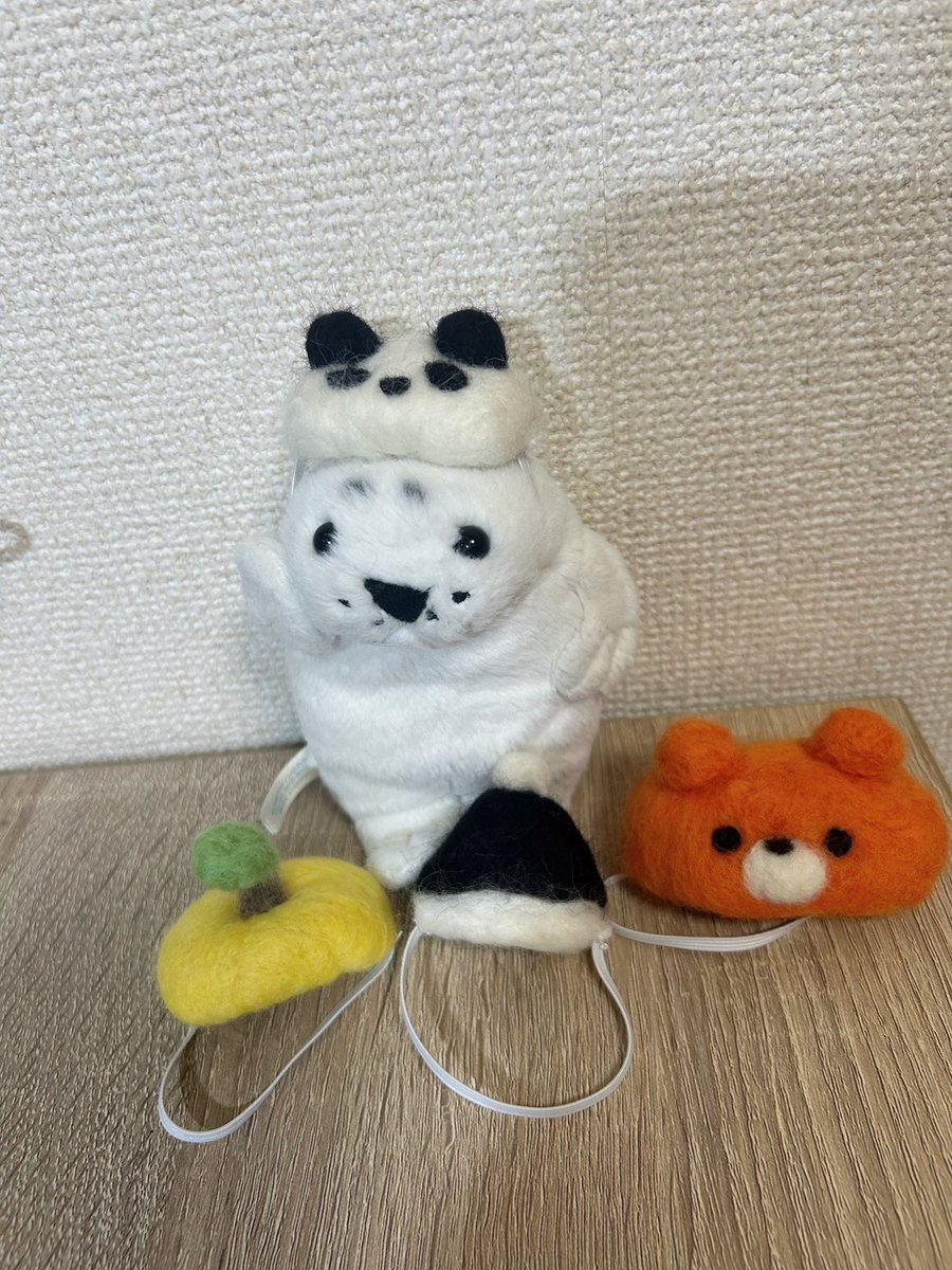 waccha_309's tweet photo. あざらしのわっちゃ被り物シリーズ🦭🐟🐬🐼🍊🧸🎅 https://t.co/K9W6ByZ73p