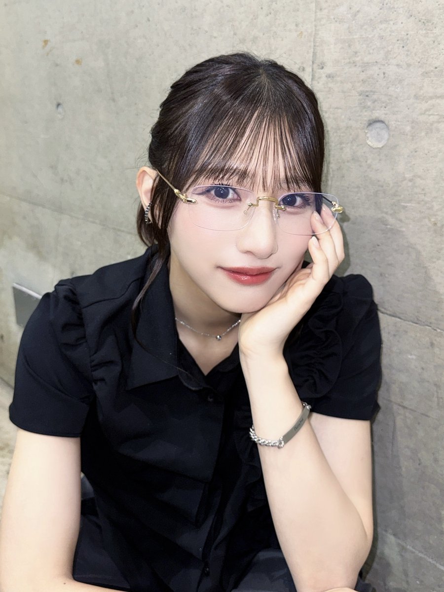 kanisawa_moeko's tweet photo. 月が綺麗ですね https://t.co/PA6iF81lgD