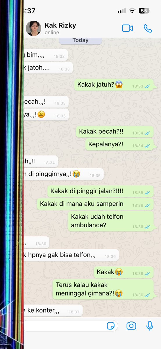 liettlestar's tweet photo. potret rizky bimby pacaran yang lcdnya sama-sama rusak https://t.co/ZSwpRN8X7z