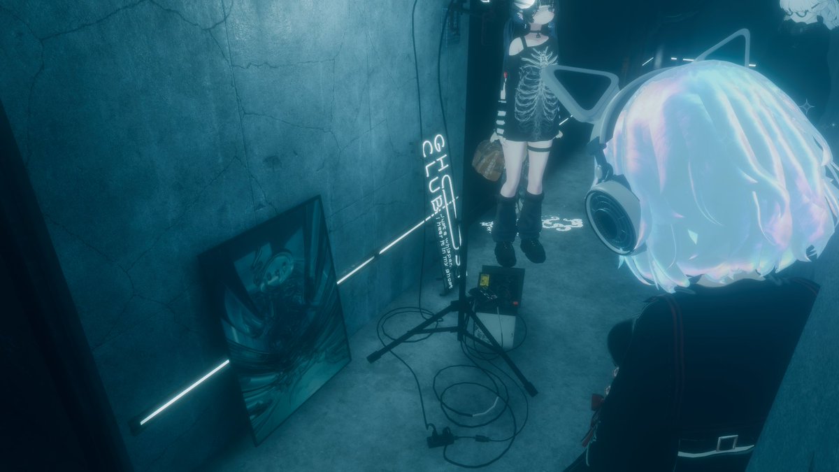 uzuchi_vrc's tweet photo. 不定期に立ち現れては消えてゆくDJイベント「GHOST CLUB」に初めて来れました
https://t.co/rQb2nof5m3

脱法音楽聴いてる感すごい。待機列50人近くいてエグい。 https://t.co/VLJh1nBiOB