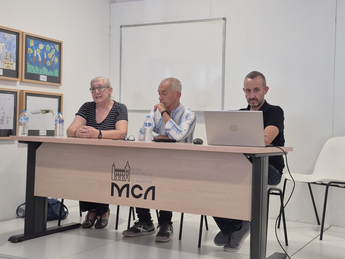 ArchivoUCLM's tweet photo. Hoy, nuestra directora, Pilar Gil García,  ha participado en la mesa redonda sobre "Administración electrónica y Archivo Electrónico Único en Castilla-La Mancha" donde ha compartido la experiencia del @ArchivoUCLM  en la implantación del #archivoelectrónicoúnico en la @uclm_es https://t.co/wDaI50pTgm