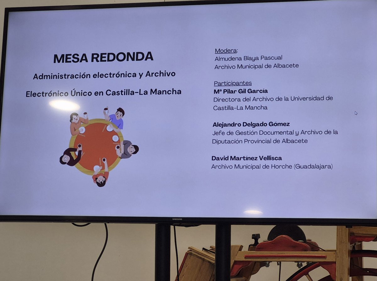 ArchivoUCLM's tweet photo. Hoy, nuestra directora, Pilar Gil García,  ha participado en la mesa redonda sobre "Administración electrónica y Archivo Electrónico Único en Castilla-La Mancha" donde ha compartido la experiencia del @ArchivoUCLM  en la implantación del #archivoelectrónicoúnico en la @uclm_es https://t.co/wDaI50pTgm