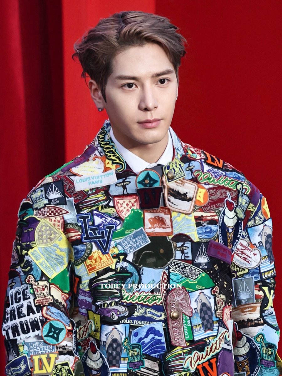 TEAMWANGCREW's tweet photo. Once in forever Jackson Wang serves some colors for Bazaar Gala 💙🩵❤️🩷🧡💚💜🤎🖤

Thanks to ato_bii on IG for always tagging me almost real time, I felt like I was there too 🙏

#JacksonWang https://t.co/2lcPddz4Lq