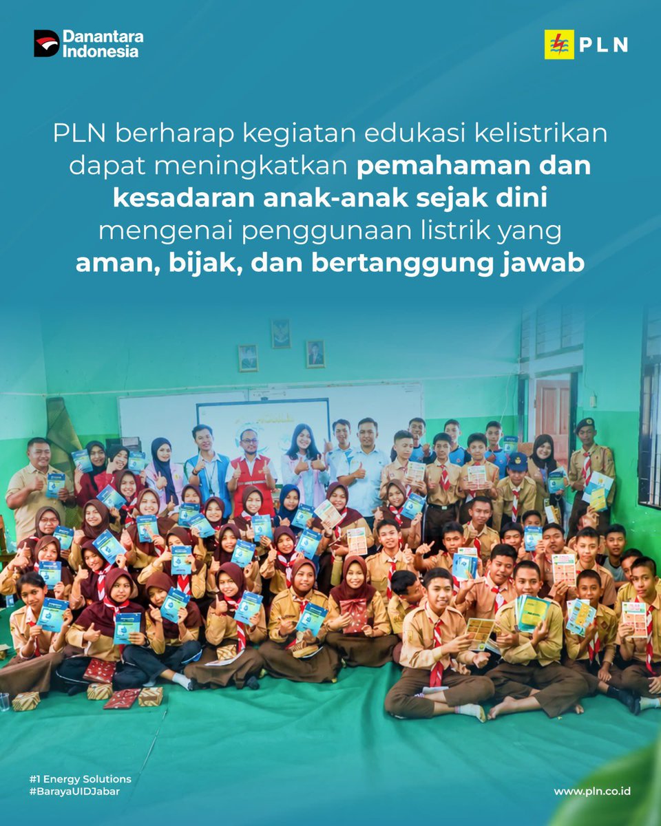 pln_jabar's tweet photo. PLN UP3 Purwakarta edukasi siswa SMPN 5 Purwakarta tentang penggunaan listrik yang aman, potensi bahaya, dan pentingnya menjaga jarak dari jaringan listrik. Kenali risikonya, gunakan listrik dengan aman!

#PLNJabar #PLNMobile #BarayaUIDJabar #EdukasiKelistrikan #EdukasiK3 https://t.co/dbU2iFY1go