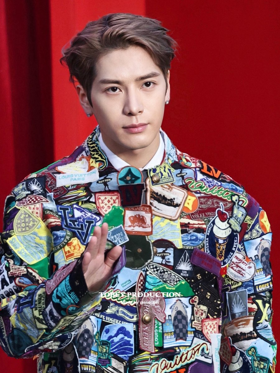 TEAMWANGCREW's tweet photo. Once in forever Jackson Wang serves some colors for Bazaar Gala 💙🩵❤️🩷🧡💚💜🤎🖤

Thanks to ato_bii on IG for always tagging me almost real time, I felt like I was there too 🙏

#JacksonWang https://t.co/2lcPddz4Lq