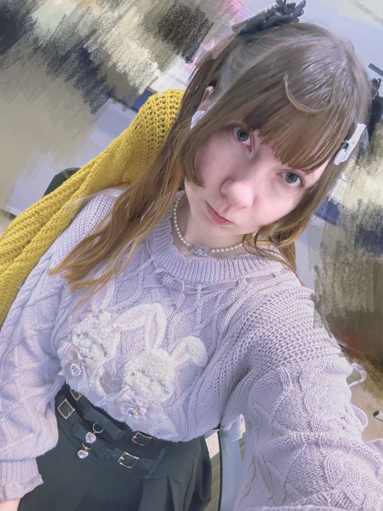 yui_yu06's tweet photo. Мейкапцелка? Или еще нет? https://t.co/12hu4SZK2l