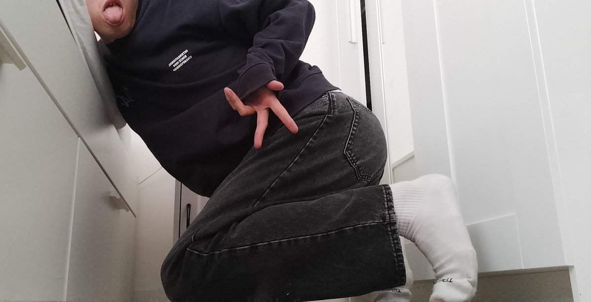 Gurke193457's tweet photo. I'll do whatever you say, Daddy
#twinkboy #gayboy #cuteboy #bottom #sugarboy #boyfeet #boyass #gaystudent #sugardaddy #helplessstudent https://t.co/RS9gw1J7Cd