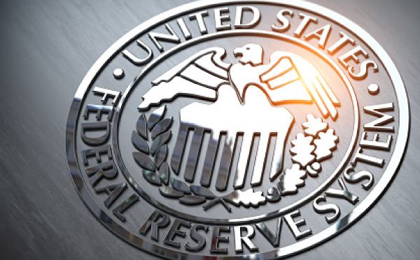 FinanceBureau_'s tweet photo. 🚨JUST IN: The Fed is moving to ease oversight for big banks.

Per Reuters, the Fed plans to reindex the asset thresholds that trigger stricter rules, set in 2019, for inflation and economic growth.

The top $700B tier could rise to near $1T, while some $100B requirements could move up to $150B. 

U.S. Bancorp, Capital One, PNC and Truist would get more room to grow, and mid-size lenders held back by the thresholds could finally pursue mergers.