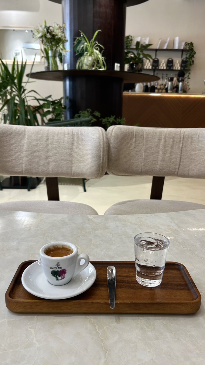 Mllllllllii's tweet photo. اسبريسٌو الجمعة ☕️ . https://t.co/1eSzzsmkmV