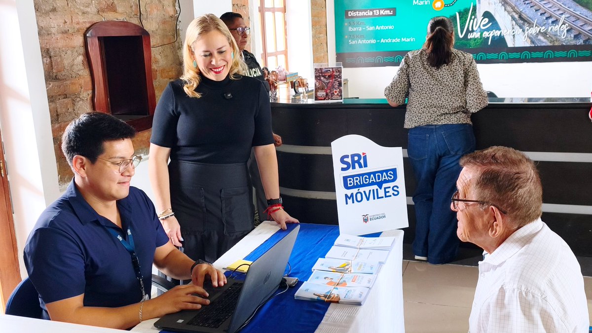 SRIoficialEc's tweet photo. Más servicios, más conocimiento, más oportunidades.

@AlexaNavarreteR, directora general del SRI, acompañó a la brigada móvil en la estación del Tren del Tayta Imbabura en Ibarra, para acercar los servicios tributarios a la ciudadanía.

🧵⤵️ https://t.co/wS2Ra57dpX