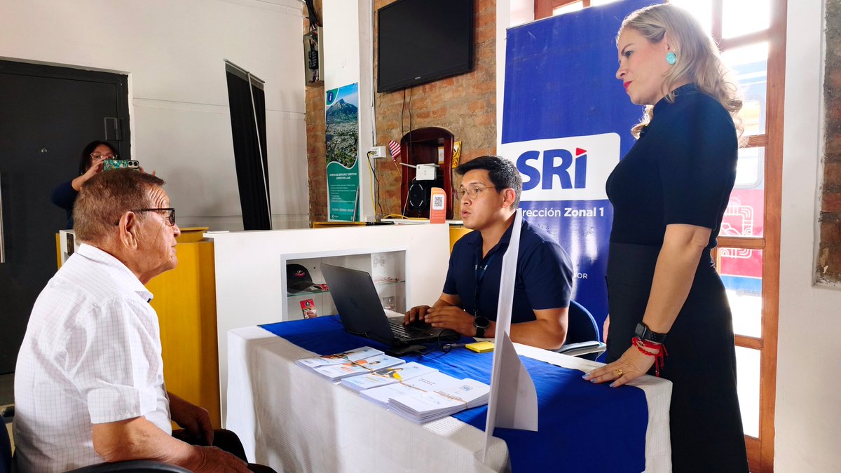 SRIoficialEc's tweet photo. Más servicios, más conocimiento, más oportunidades.

@AlexaNavarreteR, directora general del SRI, acompañó a la brigada móvil en la estación del Tren del Tayta Imbabura en Ibarra, para acercar los servicios tributarios a la ciudadanía.

🧵⤵️ https://t.co/wS2Ra57dpX