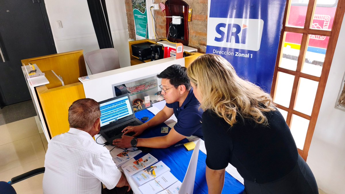 SRIoficialEc's tweet photo. Más servicios, más conocimiento, más oportunidades.

@AlexaNavarreteR, directora general del SRI, acompañó a la brigada móvil en la estación del Tren del Tayta Imbabura en Ibarra, para acercar los servicios tributarios a la ciudadanía.

🧵⤵️ https://t.co/wS2Ra57dpX