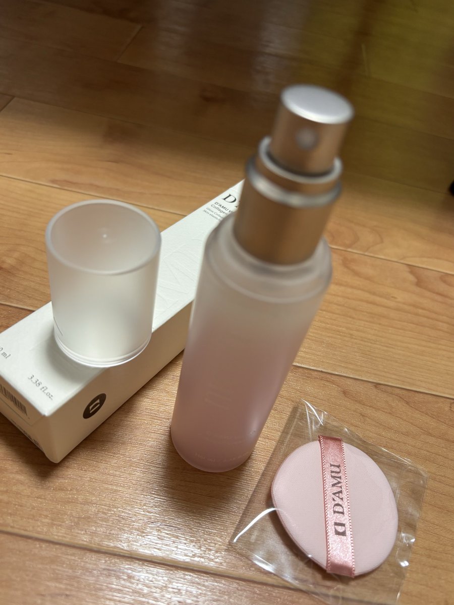 2Nzhv's tweet photo. 以前、ロフトで見て気になってたけど、Qoo10でメガ割りしてたから購入。
コラーゲンをミストで手軽に使えるのが忙しい朝にピッタリ！買って良かった😄

#DAMU #保湿ミスト #コラーゲン #乾燥ケア #韓国コスメ https://t.co/RHcomQfMFf