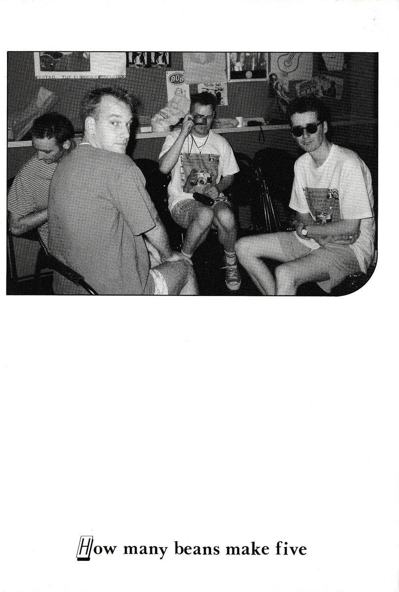 mug_tea04's tweet photo. How many beans make five
CATH(※Zine)　vol.5(1993)より

「CAMERA TALK」のTシャツ着てるね https://t.co/BFh4ZWnPts