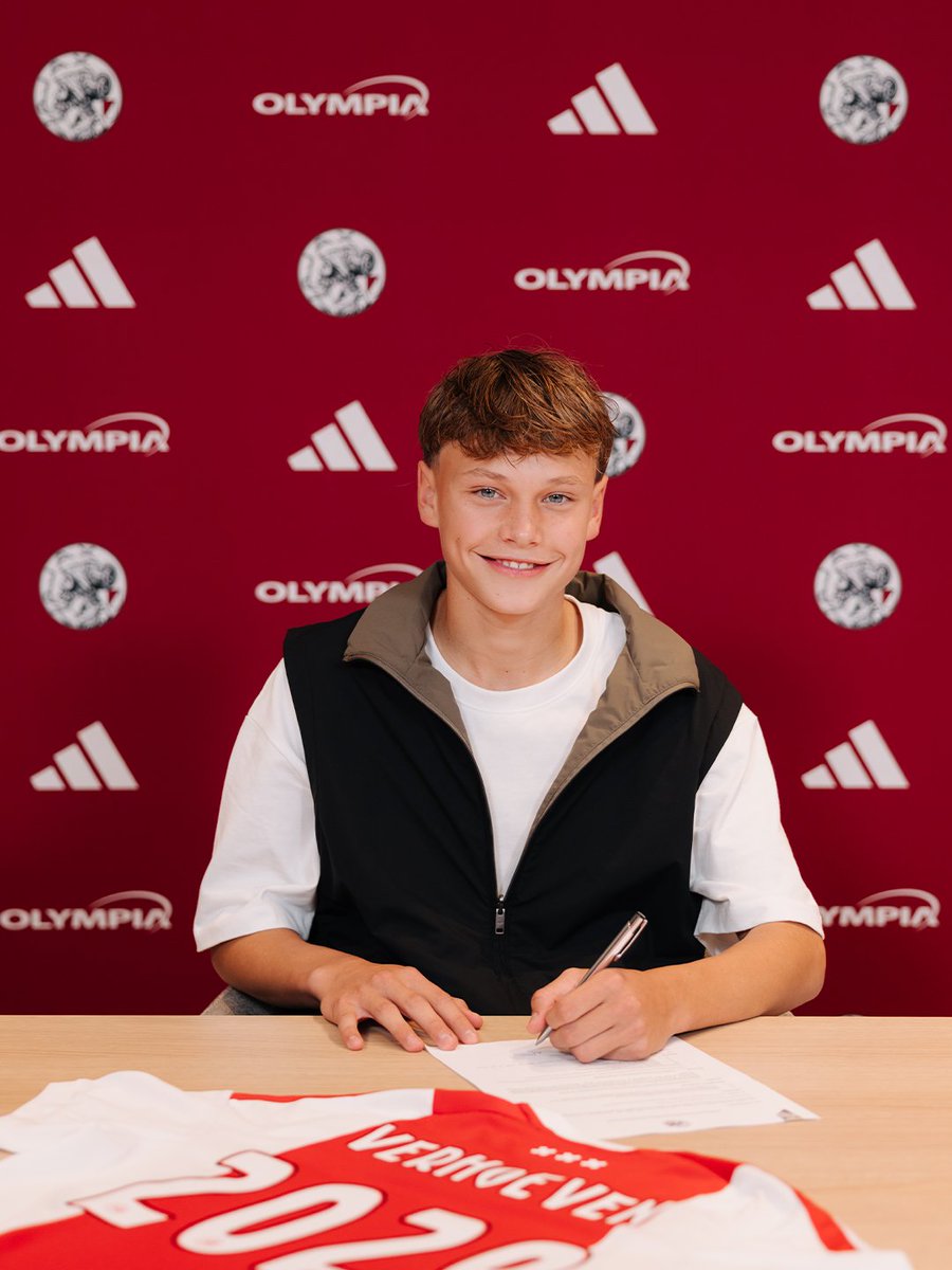 AFCAjax's tweet photo. Ajax has signed Milan Verhoeven. The fifteen-year-old midfielder has put pen to paper on a contract that runs until June 30, 2029. It is the player's first professional contract.

Congrats, Milan! 👏

#ForTheFuture https://t.co/1MZn6aeDc5