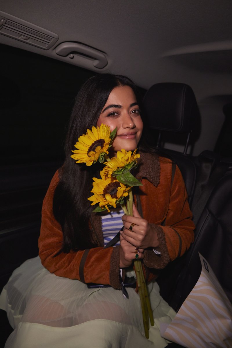 iamRashmika's tweet photo. Your girl is back at ittt 😉 - day 2 @OnitsukaTiger  💛
The ENERGY STATION really was the energy ❤️️

Loved seeing the SS27 collection come to life..  The new energy, loved the tailoring, loved the sporty bits… basically I want everythinggg 🙈💛

Thank youuuu for having me! 🫶🏻

#OnitsukaTiger #OnitsukaTigerSS27 #MilanFashionWeek