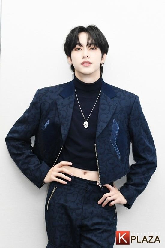 dmaoaoara's tweet photo. Why is he dressed like chrome arts nine https://t.co/dz4CFAI2Vq