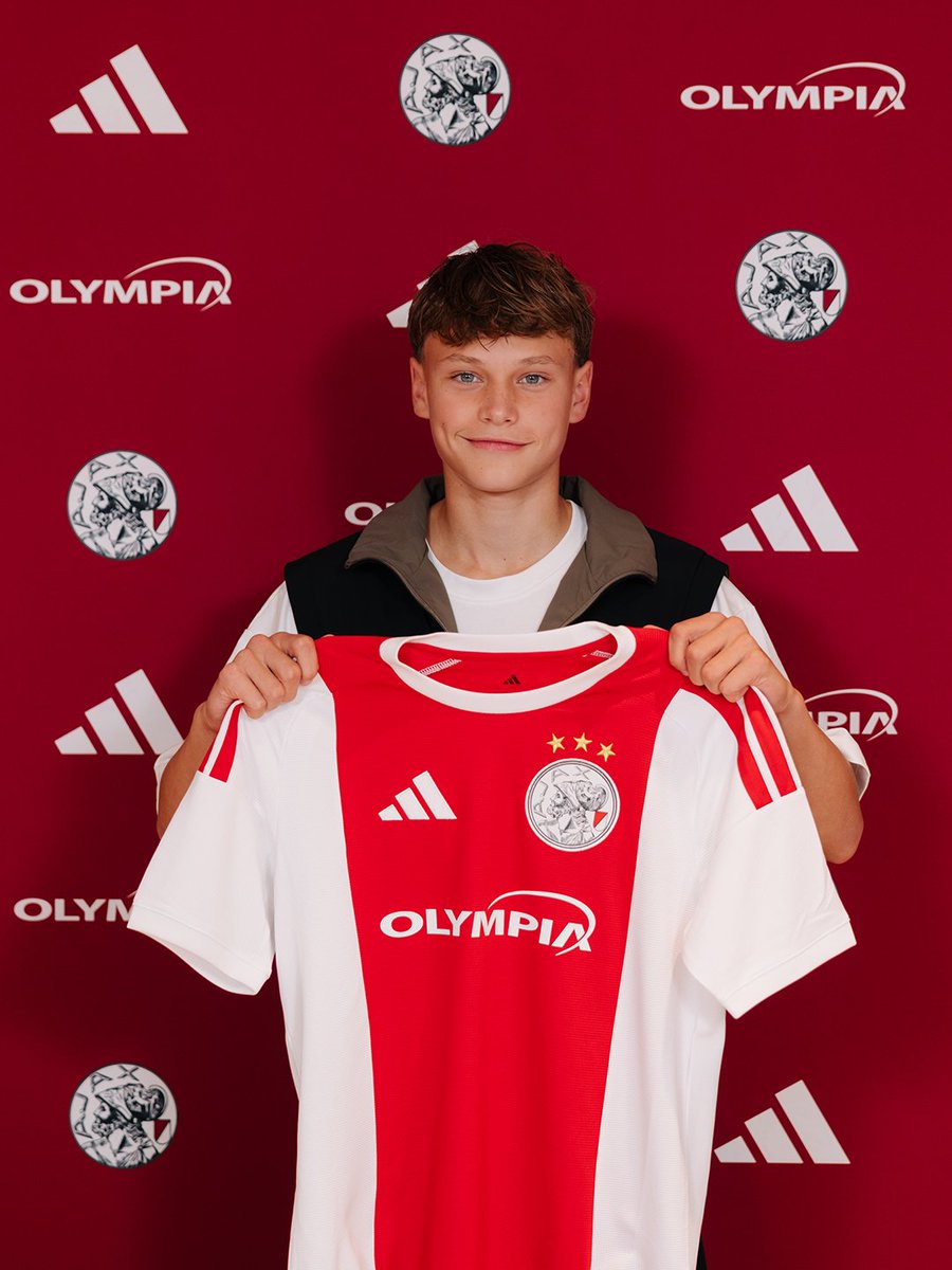 AFCAjax's tweet photo. Ajax has signed Milan Verhoeven. The fifteen-year-old midfielder has put pen to paper on a contract that runs until June 30, 2029. It is the player's first professional contract.

Congrats, Milan! 👏

#ForTheFuture https://t.co/1MZn6aeDc5