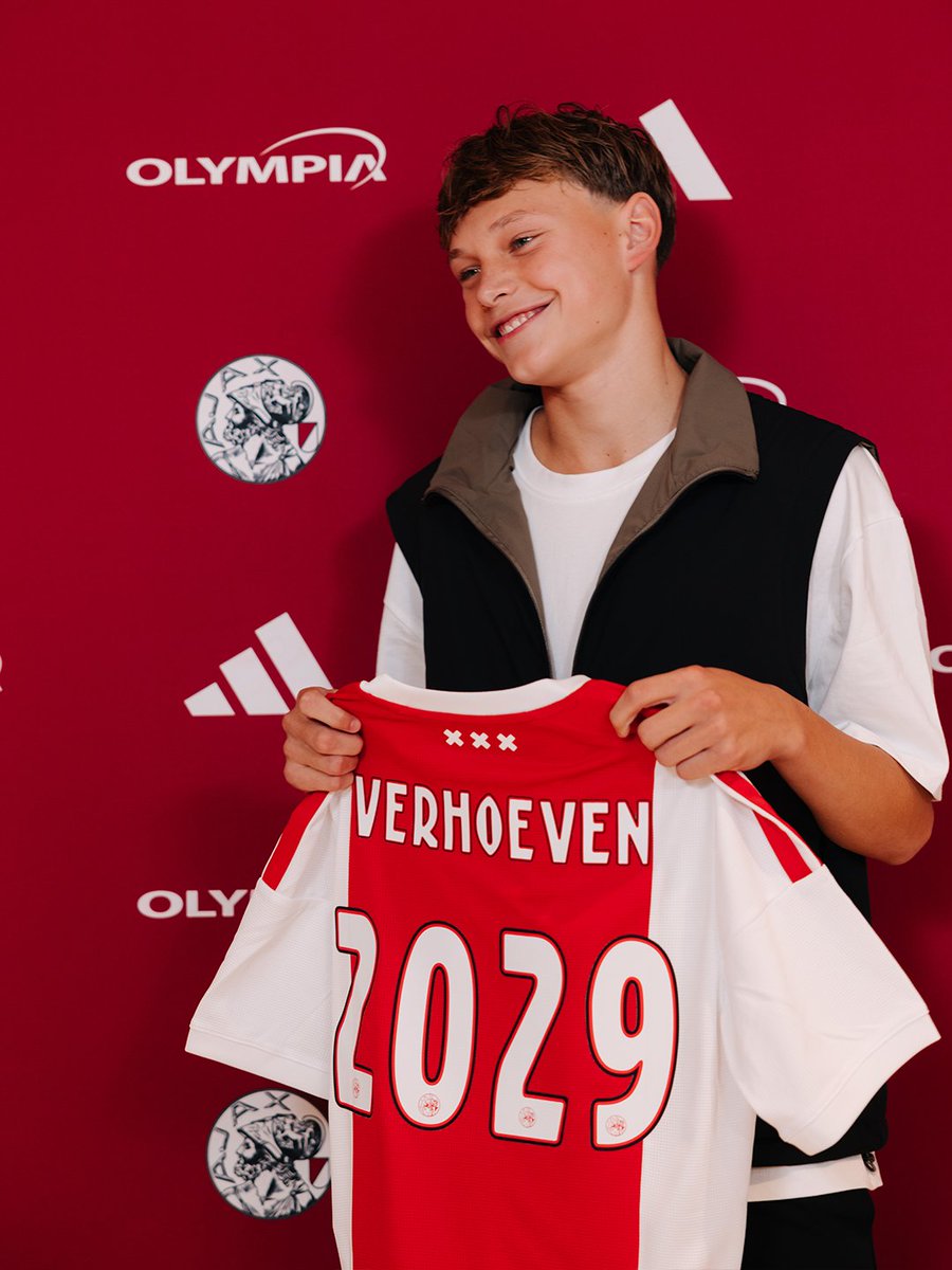 AFCAjax's tweet photo. Ajax has signed Milan Verhoeven. The fifteen-year-old midfielder has put pen to paper on a contract that runs until June 30, 2029. It is the player's first professional contract.

Congrats, Milan! 👏

#ForTheFuture https://t.co/1MZn6aeDc5