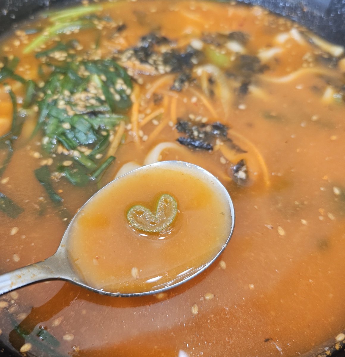 Nua726's tweet photo. 좀 늦긴 했지만 트친분들 추석 잘 보내고 계시나요? 남은 휴일 동안 좋은 일만 가득하시길 바랄게요!😀 https://t.co/ZcEMhQB5l5