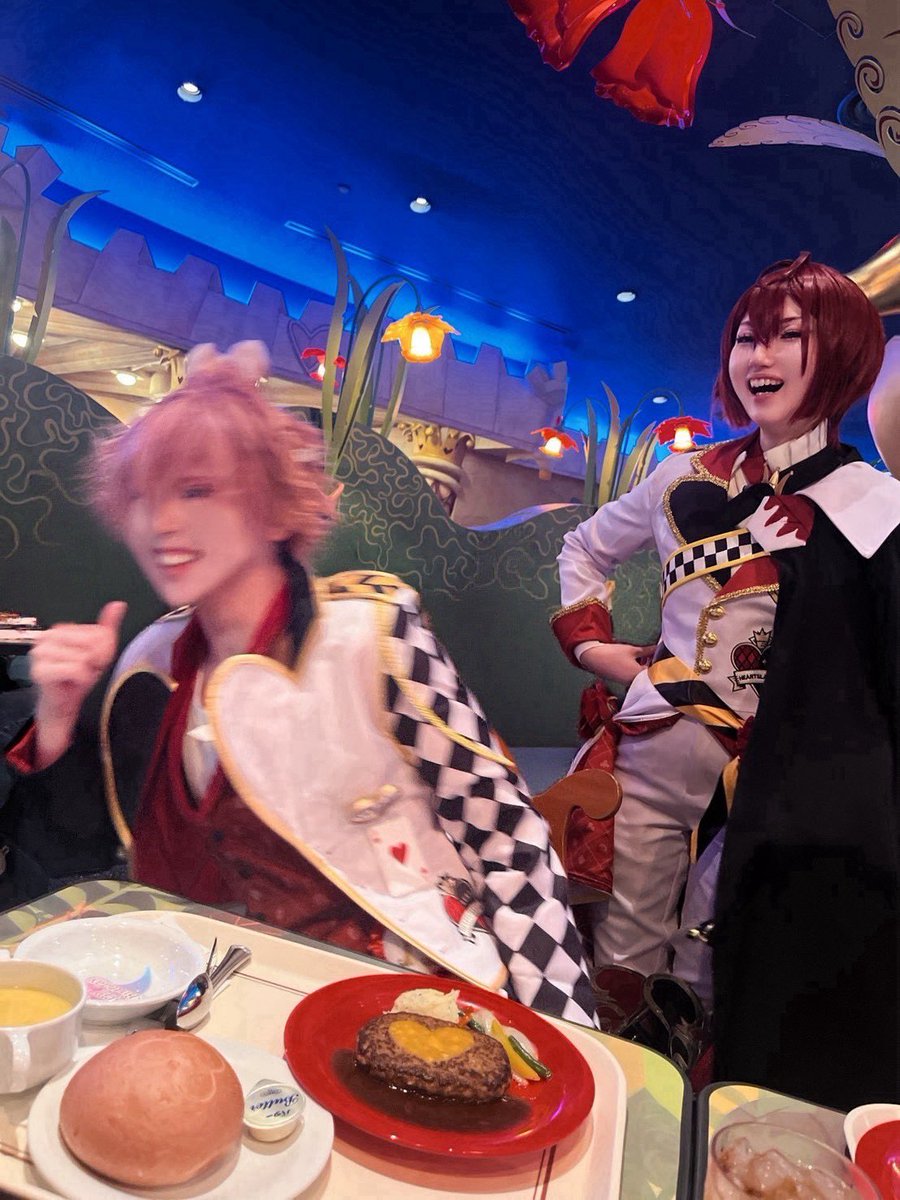 Me_tamarin's tweet photo. 用事思い出したわ　
そのハンバーグ食っていいすよ寮長

#Dハロツイステ
#Dハロ仮装
#Dハロ仮装2026 https://t.co/Zypa6rMsvL