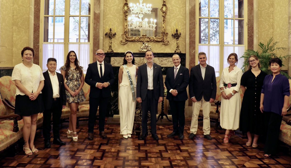 glesenne's tweet photo. Enhorabuena a la mallorquina Elisabeth Reynés, proclamada recientemente primera dama en el certamen Miss Mundo 2026 celebrado en Vietnam. 

Gracias por tu visita de hoy al @ParlamentIB y por representar tan dignamente a nuestro país y a nuestras islas a nivel internacional. https://t.co/7vOtbNrEOd