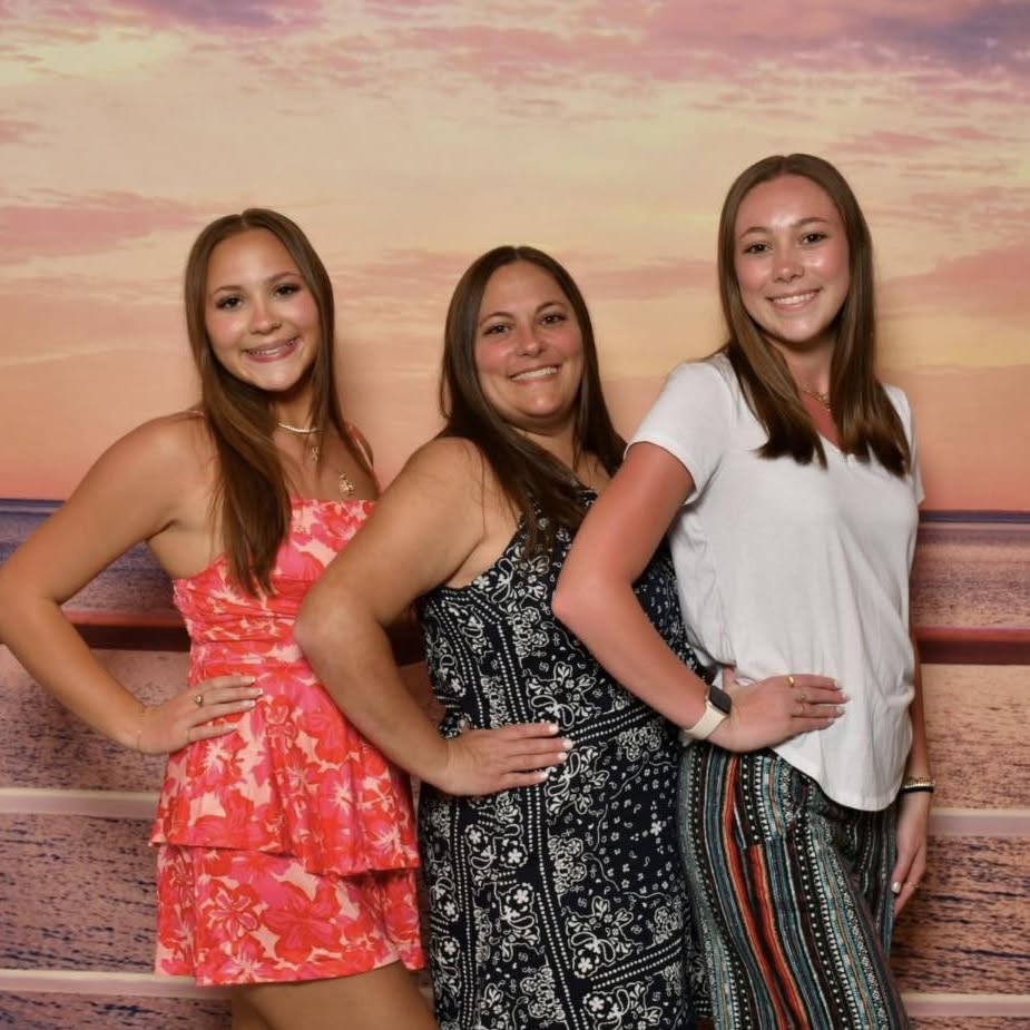 AsiaShumakdb9's tweet photo. I never thought cruising was for me, but 14 cruises later, I’m hooked. Every sailing is unique, from family trips to couples’ getaways. Comment CRUISE for a limited-time offer, and let 101 Dream Vacations plan your perfect escape. https://t.co/eRWWx3Gbrt