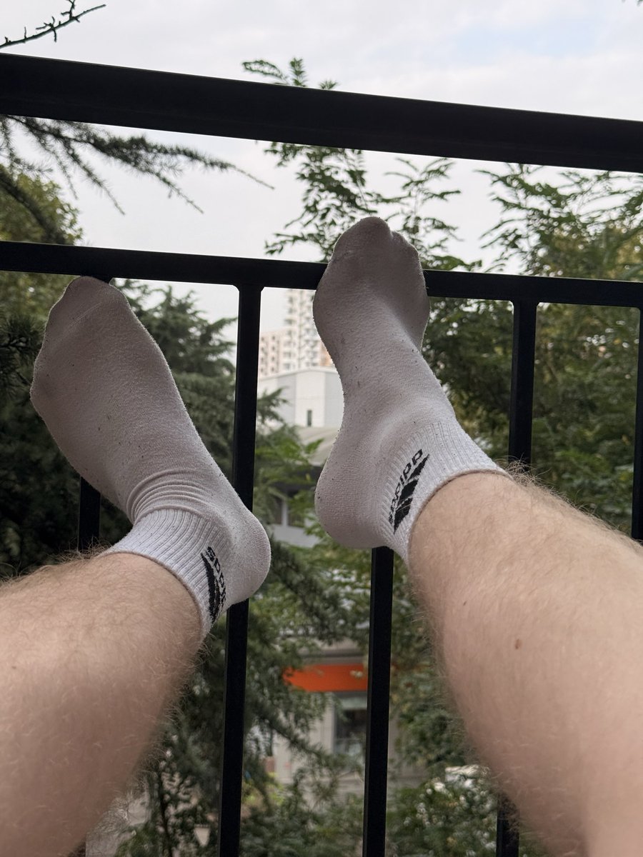 DimOrange's tweet photo. Балконная фоточка https://t.co/jdyMjqBrO9