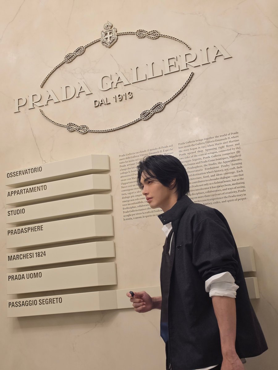 WinmetawinO's tweet photo. In Prada, naturally. #PradaSS27 #Prada @Prada 

WIN DEFINES PRADA SS27
#winmetawin @winmetawin https://t.co/YRYSFj3kqy