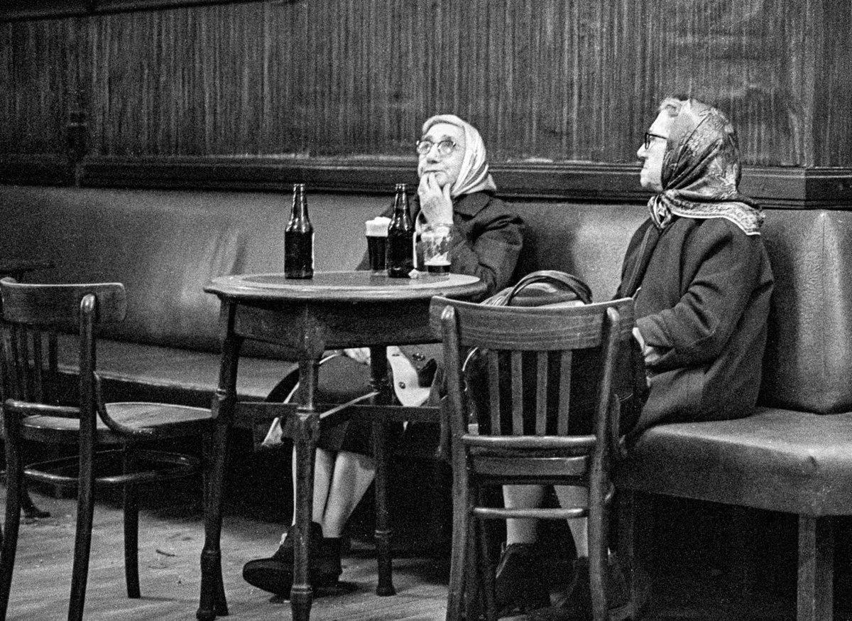 carl_thompson70's tweet photo. Bricklayers Arms, Ordsall, 1977
📷  Phil Portus 

My earliest memories were of a 70s Salford and the older ladies all in big coats and headscarves. My gran, Flo dressed like this even in summer.
Tough as old boots she was, and from Ordsall also. https://t.co/686GSxMekX