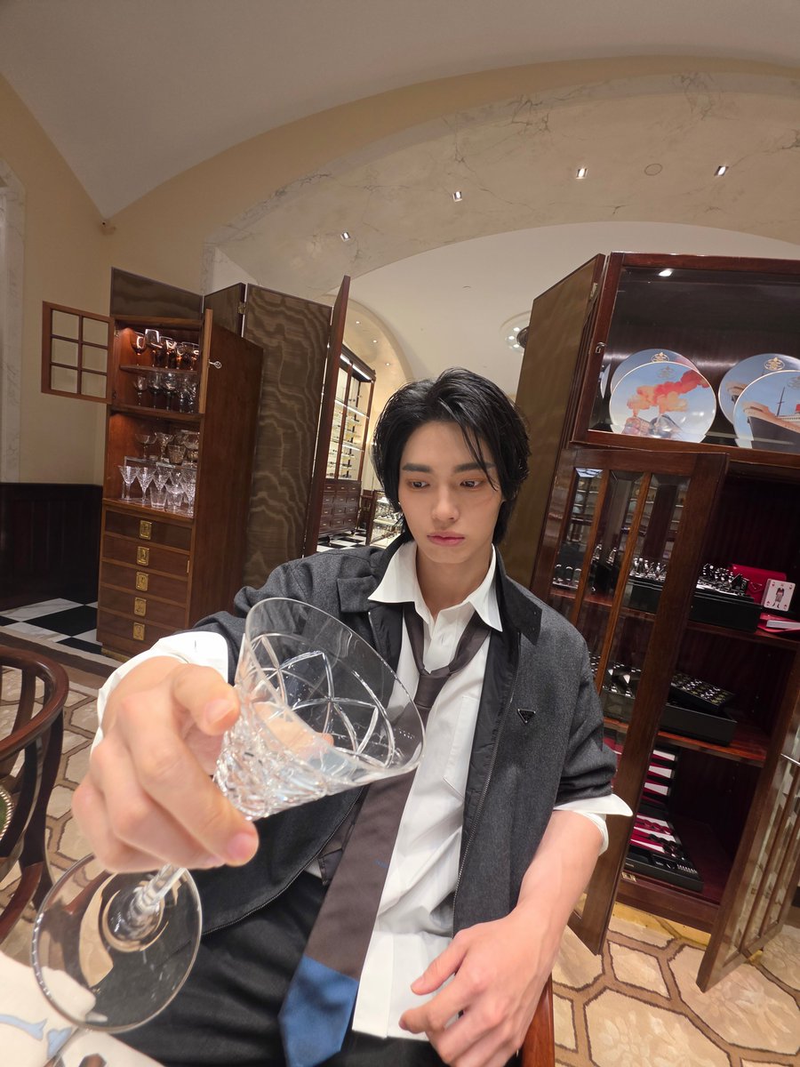 WinmetawinO's tweet photo. In Prada, naturally. #PradaSS27 #Prada @Prada 

WIN DEFINES PRADA SS27
#winmetawin @winmetawin https://t.co/HCgmJjhT4P