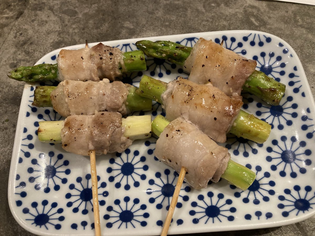 ShotaKatayama1's tweet photo. 京都駅周辺で夜の焼き鳥ミーティング https://t.co/cOFy7oHccK