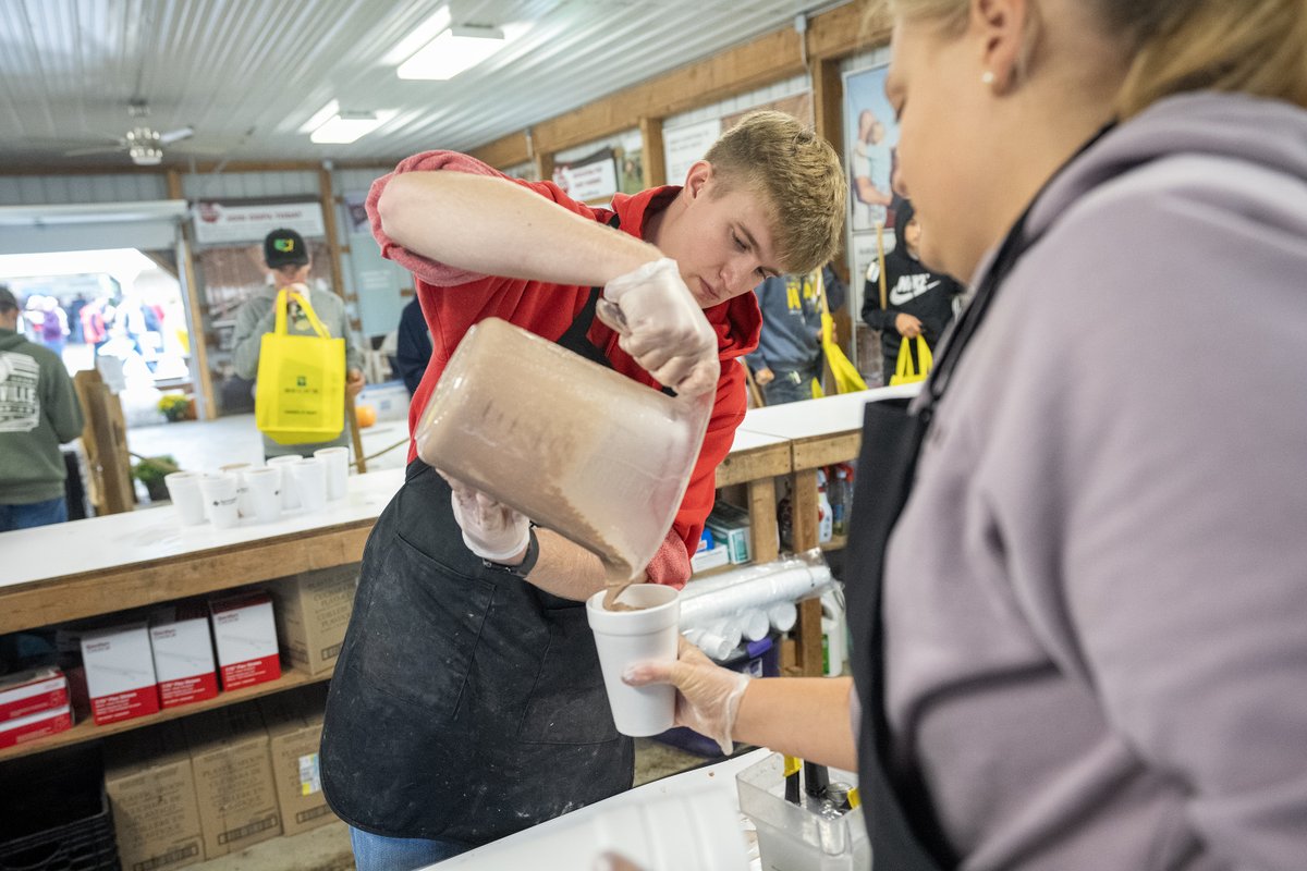 OhioStateFSR's tweet photo. Attendance for the final day of #FSR26 was 19,657, bringing total attendance for the entire event to 91,583! This includes a total of 7,403 students.

Thank you to all of the amazing attendees, exhibitors, volunteers and partners who joined us. We’ll see you at #FSR27! https://t.co/r7kxTccNqN